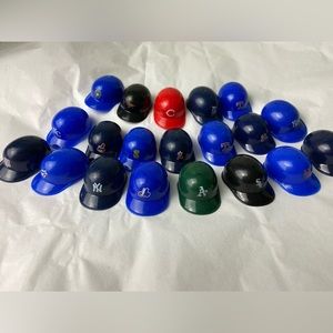 20 Major League Baseball Miniature Helmets Laich
